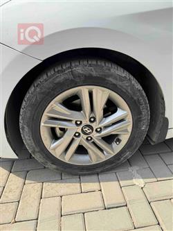 هیوندای ئەلەنترا